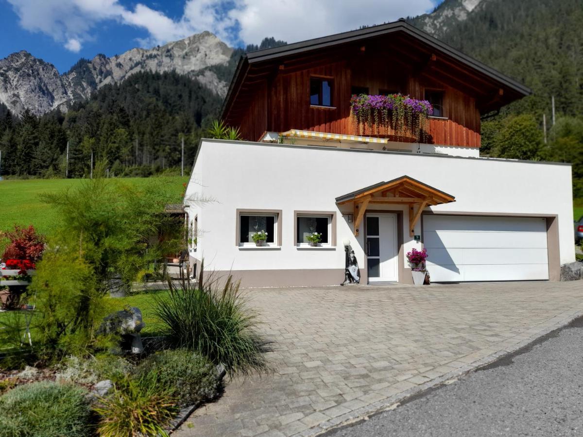 Haus Adrian Daire Wald am Arlberg Dış mekan fotoğraf